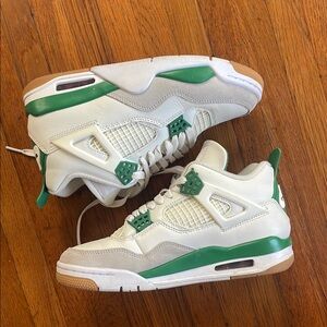Pine green 4s